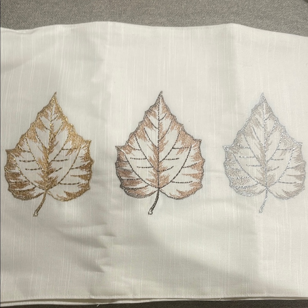Elegant Leaf Embroidered placemats